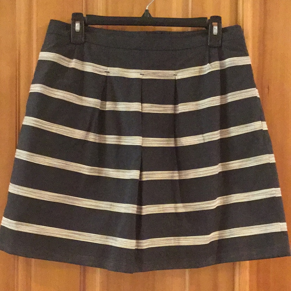Navy blue and cream stripped Loft skirt.